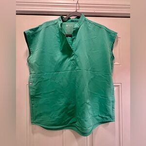 LIMITED EDITION SURGICAL GREEN FIGS: Rafaela Scrub Top (XS)